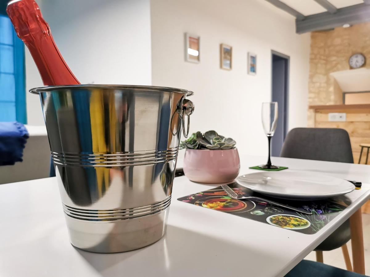 Appartement Ma Douce Charente - Superbe T3 Design Et Fonctionnel - Hyper Centre A Saintes Zewnętrze zdjęcie