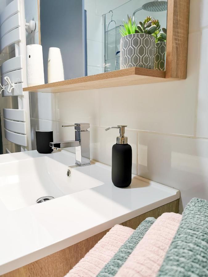 Appartement Ma Douce Charente - Superbe T3 Design Et Fonctionnel - Hyper Centre A Saintes Zewnętrze zdjęcie